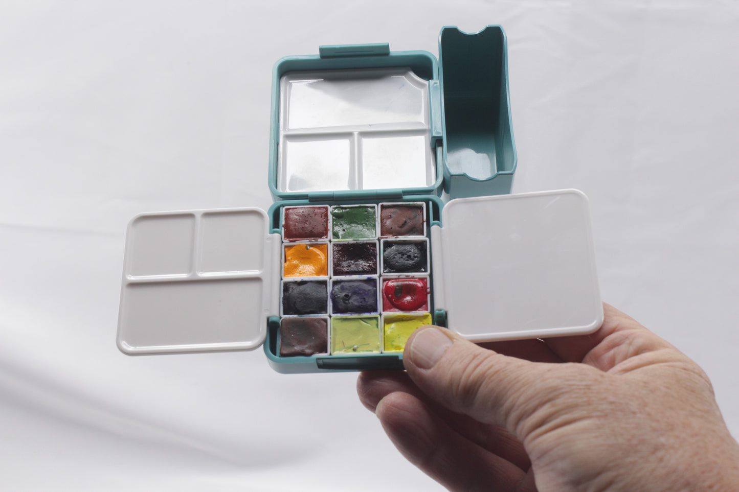 Mini fold out palette