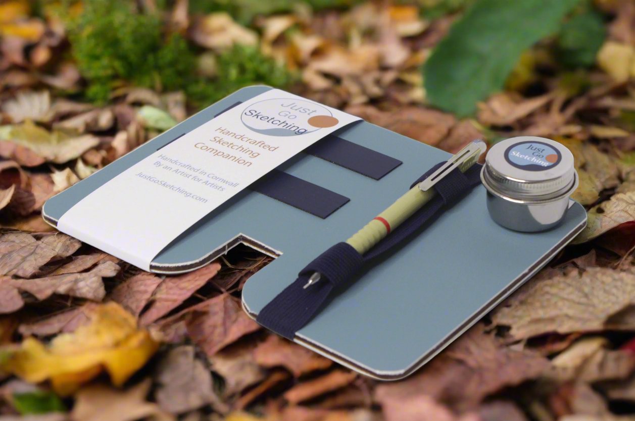 One-handed portable watercolour sketching board for plein air artists
